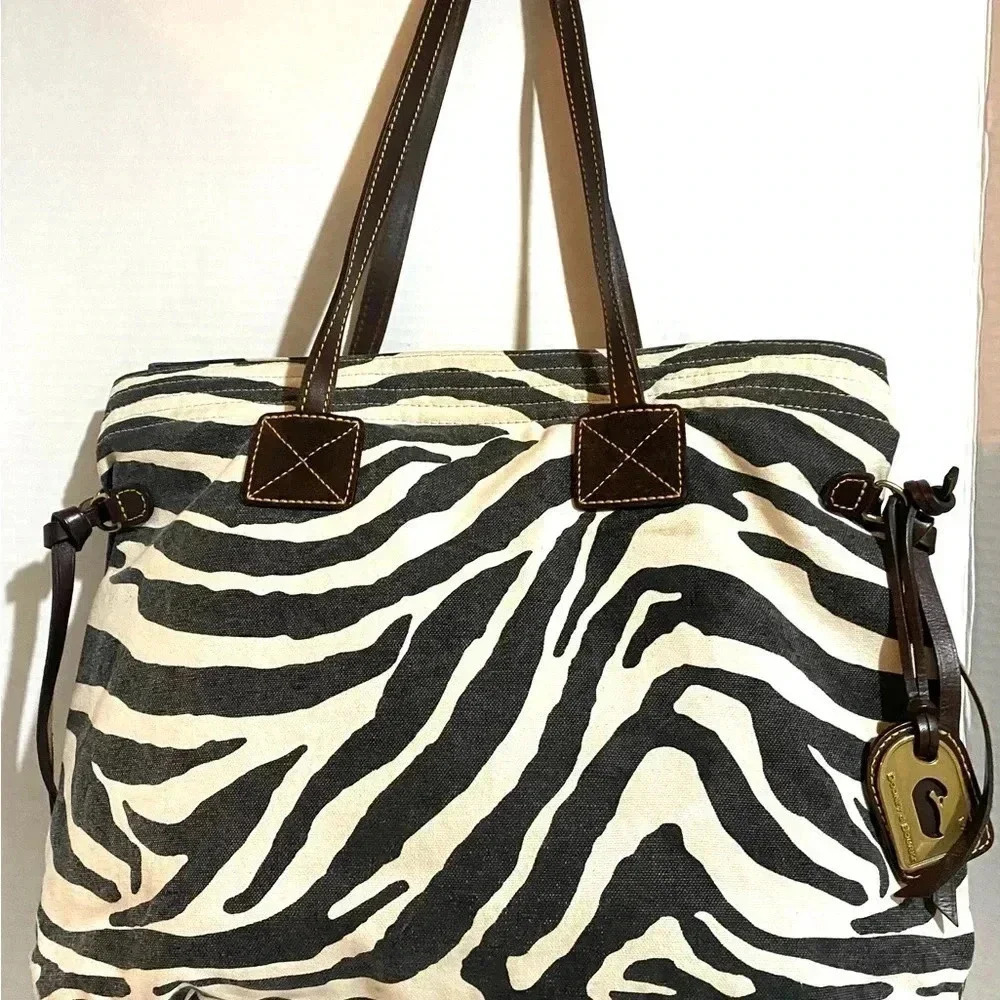 Dooney Bourke black beige canvas shoulder handbag
